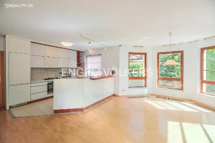 Pronájem rodinného domu 440 m², pozemek 1096 m² Na cípu, Praha - Újezd u Průhonic