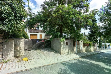 Pronájem rodinného domu 150 m², pozemek 720 m² Černičná, Praha - Kyje