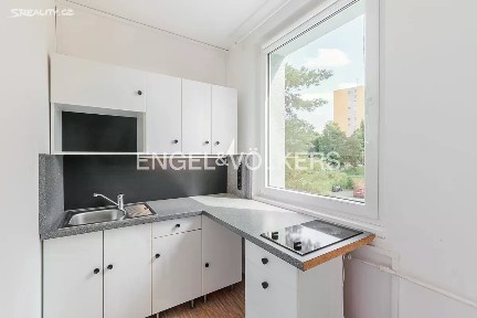 Pronájem bytu 1+kk 30 m² Hekrova, Praha - Háje