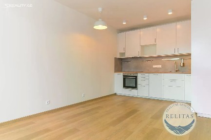 Pronájem bytu 2+kk 47 m² Kolmanova, Praha - Modřany