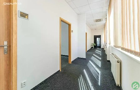 Pronájem kanceláře 38 m² V olšinách, Praha - Strašnice