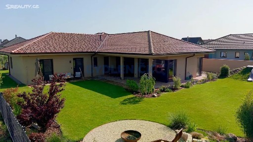 Prodej rodinného domu 219 m², pozemek 955 m² Dynín