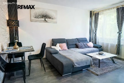 Prodej bytu 2+kk 39 m² Mladých, Pardubice - Polabiny