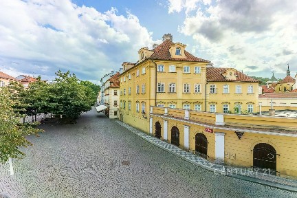 Prodej bytu 2+1 53 m² Hroznová, Praha - Malá Strana