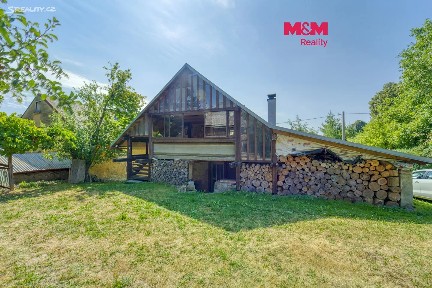 Prodej rodinného domu 208 m², pozemek 2330 m² Lesná