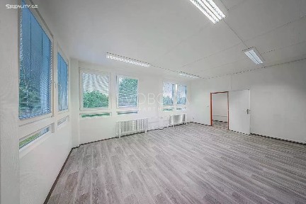 Pronájem bytu 2+1 90 m² Zemědělská, Hradec Králové - Slezské Předměstí