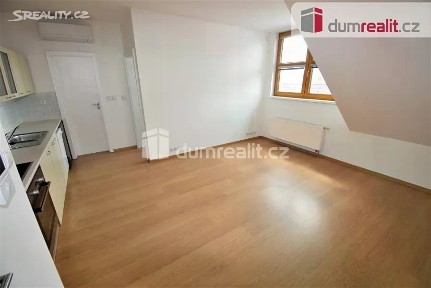Pronájem bytu 2+kk 41 m² Na Dvorcích, Praha - Krč