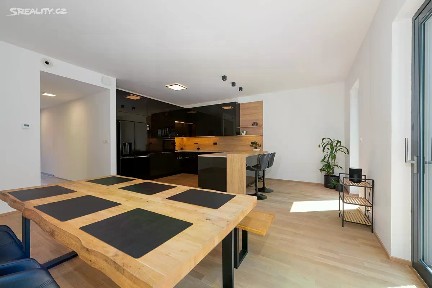 Prodej rodinného domu 196 m², pozemek 148 m² Na Hutmance, Praha - Jinonice