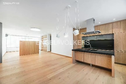 Pronájem bytu 4+kk 138 m² Valčíkova, Praha - Libeň