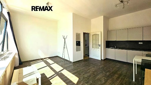 Prodej bytu 1+kk 33 m² Tádžická, Praha - Vršovice