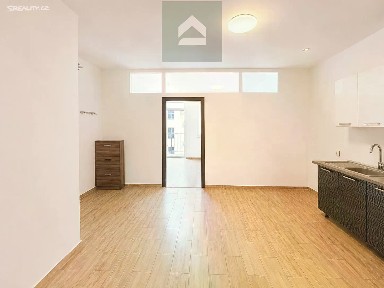 Pronájem bytu 3+1 68 m² Borská, Plzeň - Jižní Předměstí