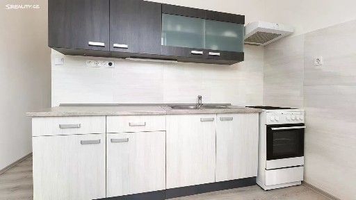 Pronájem bytu 2+1 60 m² Komenského, Adamov