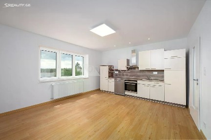 Pronájem bytu 3+kk 100 m² Na Korunce, Praha - Běchovice