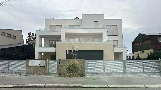 Prodej rodinného domu 632 m², pozemek 747 m² Ke Smíchovu, Praha - Hlubočepy
