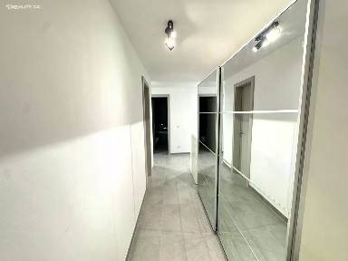 Pronájem bytu 3+kk 82 m² Kaplířova, Praha - Žižkov