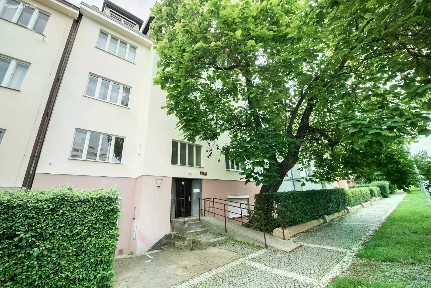 Pronájem bytu 1+kk 30 m² Zemědělská, Praha - Dejvice