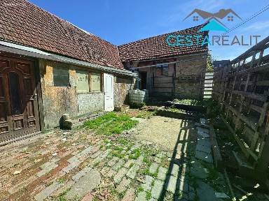 Prodej rodinného domu 100 m², pozemek 4424 m² Suchov