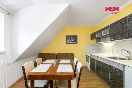 Prodej rodinného domu 245 m², pozemek 3948 m² Velké Karlovice
