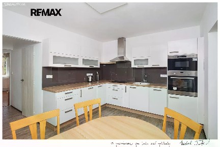 Pronájem bytu 1+kk 40 m² Tečovice