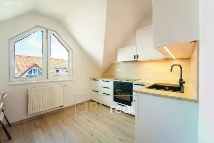 Prodej bytu 3+1 78 m² Gen. Peřiny, Hustopeče