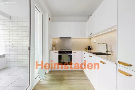 Pronájem bytu 2+kk 54 m² U Pergamenky, Praha - Holešovice