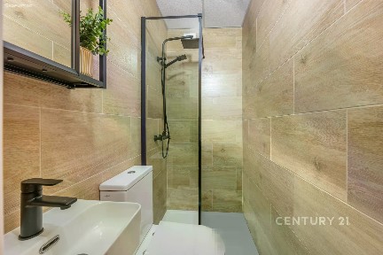 Pronájem bytu 1+kk 26 m² Na Dolinách, Praha - Nusle