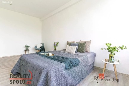 Pronájem bytu 3+kk 68 m² Mlékojedy