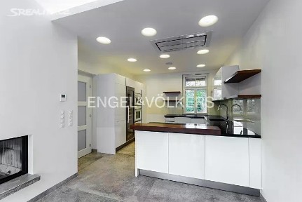 Pronájem vily 250 m², pozemek 351 m² Na Ořechovce, Praha - Střešovice