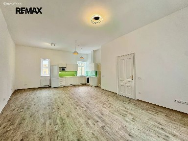 Pronájem bytu 2+kk 87 m² Biskupské nám., Olomouc