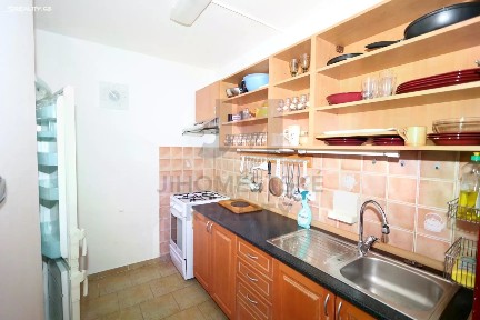 Prodej bytu 2+kk 50 m² Hlavatého, Praha - Háje
