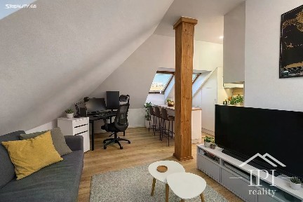 Prodej bytu 2+kk 53 m² Komunardů, Praha - Holešovice