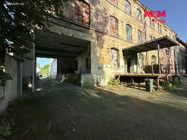 Pronájem obchodního prostoru 390 m²