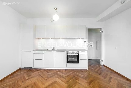 Pronájem bytu 2+kk 41 m² Seifertova, Praha - Žižkov