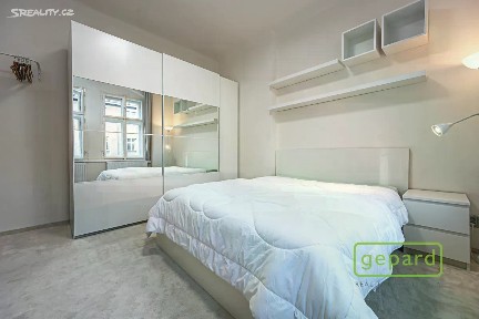 Pronájem bytu 2+kk 54 m² Grafická, Praha - Smíchov