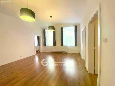 Pronájem bytu 3+1 85 m² Černá, Praha - Nové Město