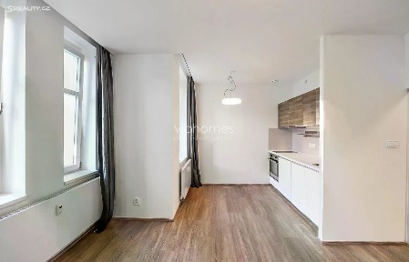 Pronájem bytu 1+kk 30 m² Lucemburská, Praha - Vinohrady