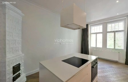 Pronájem bytu 2+kk 54 m² náměstí Jiřího z Poděbrad, Praha - Vinohrady
