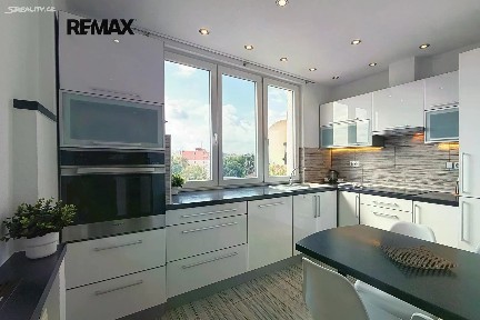 Prodej bytu 3+1 64 m² Husova, Chodov