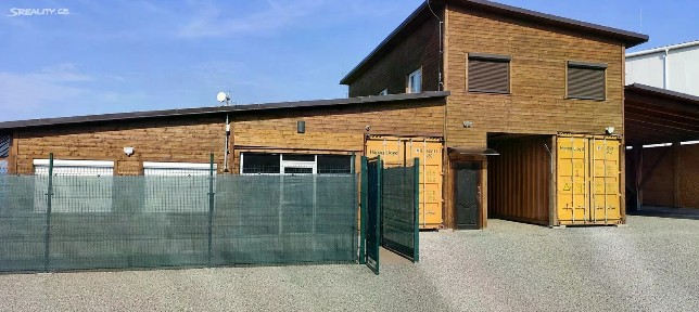 Prodej obchodního prostoru 1000 m² Starovičky