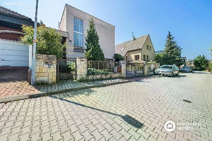Prodej rodinného domu 210 m², pozemek 1048 m² Pod viaduktem, Praha - Stodůlky