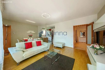 Pronájem bytu 3+kk 80 m² Podvinný mlýn, Praha - Libeň