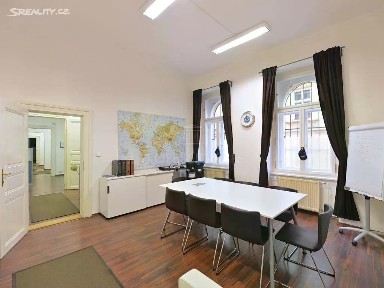 Pronájem kanceláře 228 m²