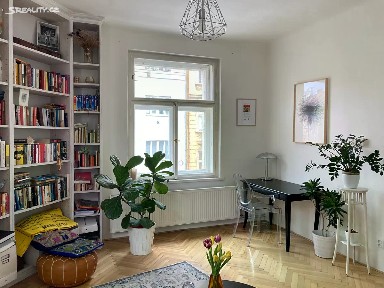 Prodej bytu 2+1 55 m² Žitomírská, Praha - Vršovice
