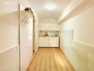 Prodej bytu 1+1 33 m² Korunní, Praha - Vinohrady