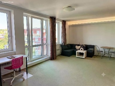 Pronájem bytu 1+kk 37 m² U kříže, Praha - Jinonice