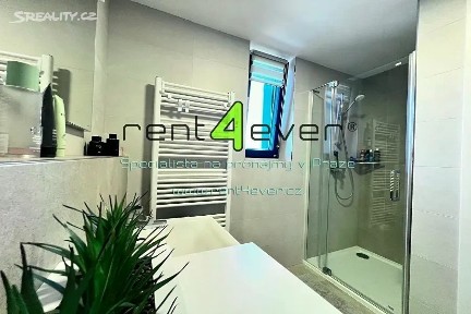 Pronájem bytu 1+kk 38 m²