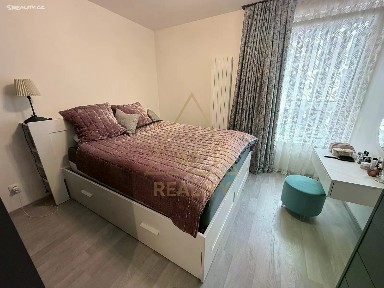 Pronájem bytu 3+kk 86 m² Olgy Havlové, Praha - Žižkov