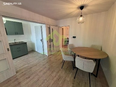 Pronájem bytu 4+1 74 m² Masarykova, Plzeň