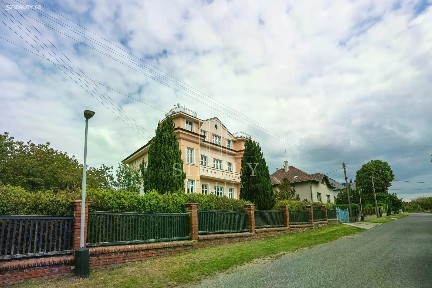 Legií, Říčany