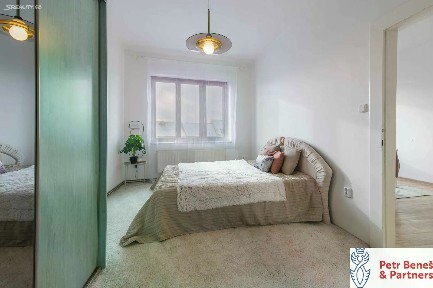 Pronájem bytu 3+1 95 m² Husovo náměstí, Rakovník - Rakovník I